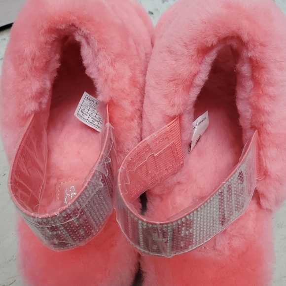 UGG Pink Fluff Yeah Bling Slides Barbie Bubblegum Fur 8 NWT - Picture 8 of 12